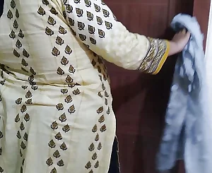 (Punjabi Aunty Ki Jabardast Chudai Apni Beta) Indian super hot aunty boned by her Stepson while cleaning mansion - Messy Hookup