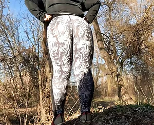 Phat ass white girl Cougar in cock-squeezing stretch pants urinating outdoors rear end fashion